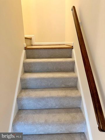 407 PALMTREE DR, Gaithersburg, MD 20878