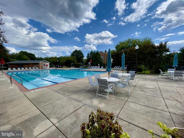 407 PALMTREE DR, Gaithersburg, MD 20878