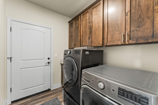 983 SW Blackberry Lane, Grants Pass, OR 97527