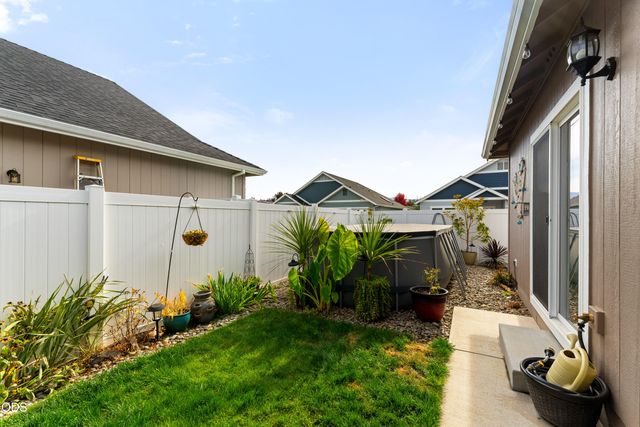 983 SW Blackberry Lane, Grants Pass, OR 97527