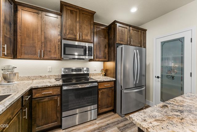 983 SW Blackberry Lane, Grants Pass, OR 97527