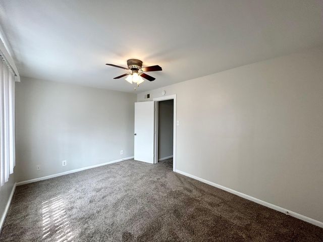 3629 N Macgregor Way 137, Houston, TX 77004