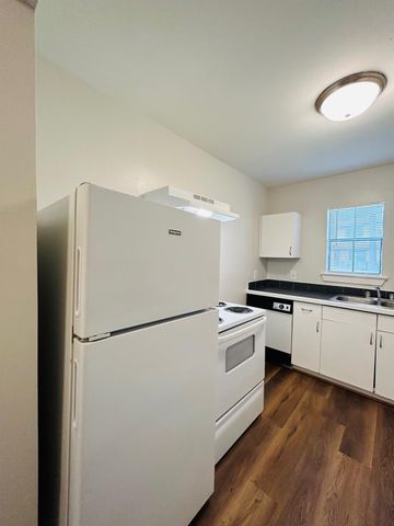 3629 N Macgregor Way 137, Houston, TX 77004