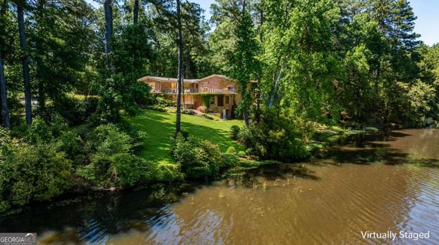 8 Canterbury Drive, Newnan, GA 30263