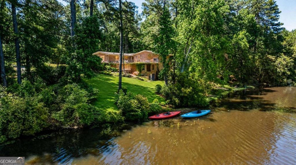 8 Canterbury Drive, Newnan, GA 30263