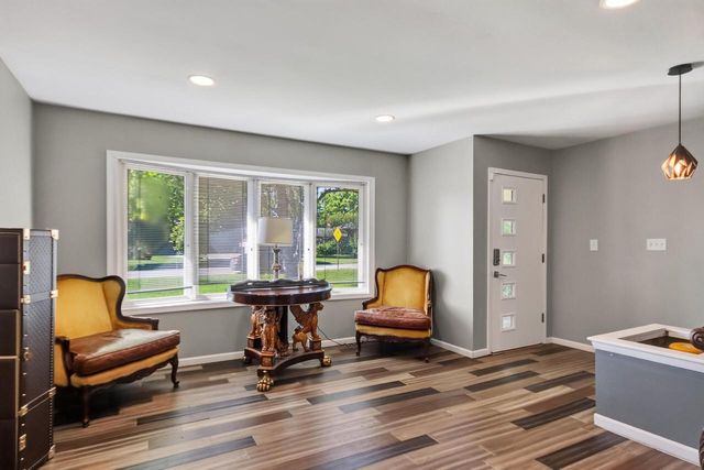 4740 W Donges LANE, Brown Deer, WI 53223