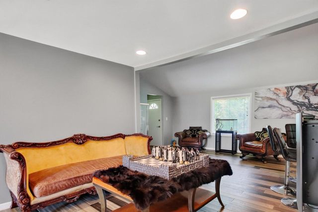 4740 W Donges LANE, Brown Deer, WI 53223