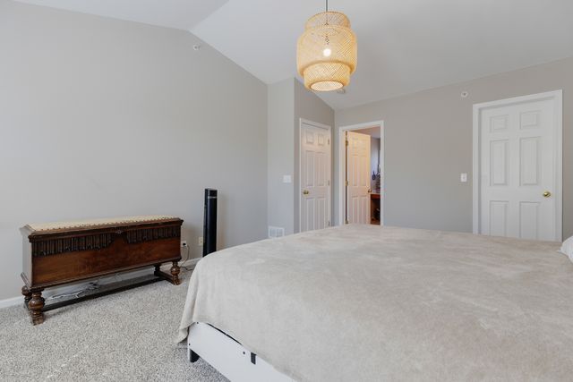 262 St Josephs Way 262, Yorkville, IL 60560