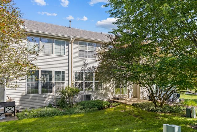 262 St Josephs Way 262, Yorkville, IL 60560