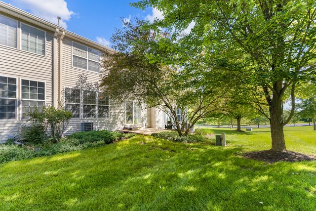 262 St Josephs Way 262, Yorkville, IL 60560