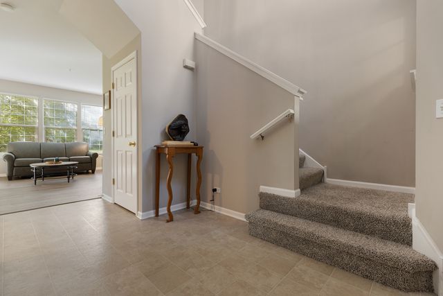 262 St Josephs Way 262, Yorkville, IL 60560