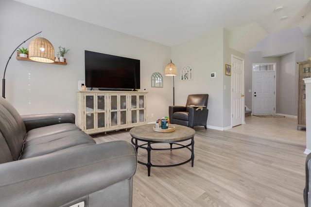 262 St Josephs Way 262, Yorkville, IL 60560