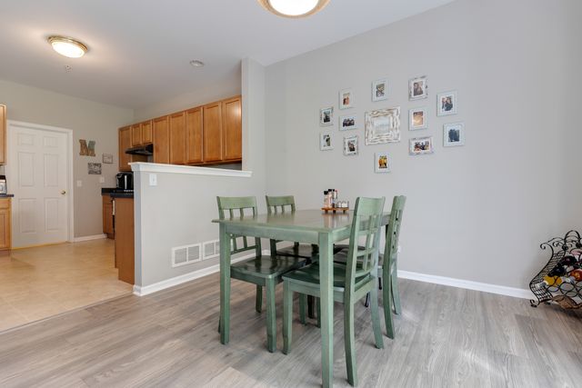 262 St Josephs Way 262, Yorkville, IL 60560