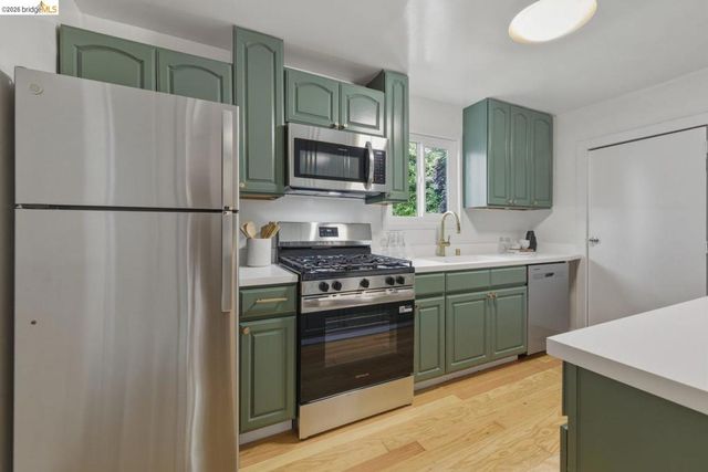 1558 8Th St, Oakland, CA 94607