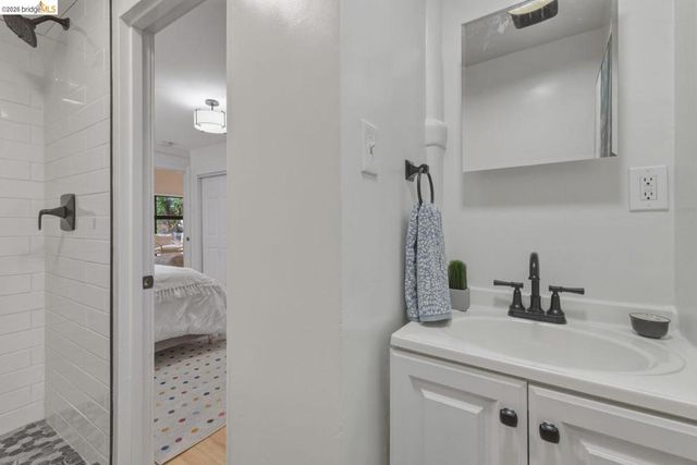 1558 8Th St, Oakland, CA 94607