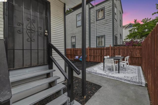 1558 8Th St, Oakland, CA 94607
