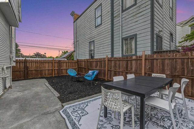 1558 8Th St, Oakland, CA 94607