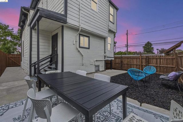 1558 8Th St, Oakland, CA 94607