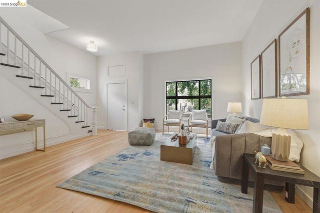 1558 8Th St, Oakland, CA 94607