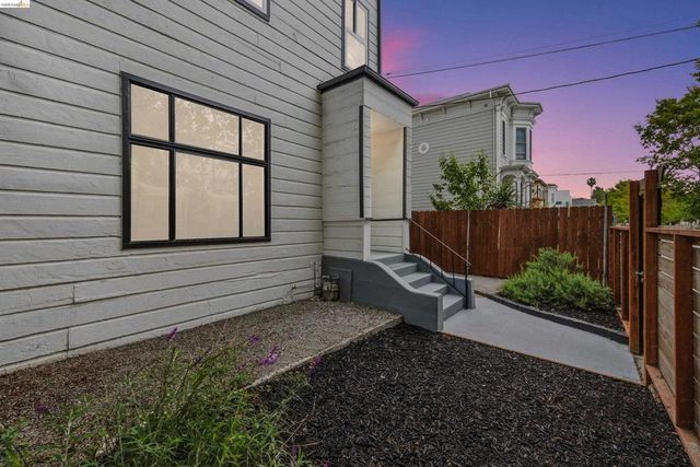 1558 8Th St, Oakland, CA 94607