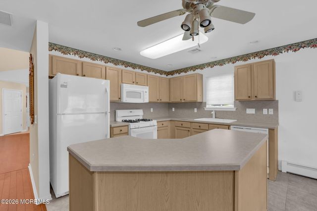 5 Round Valley Lane, Lakewood, NJ 08701