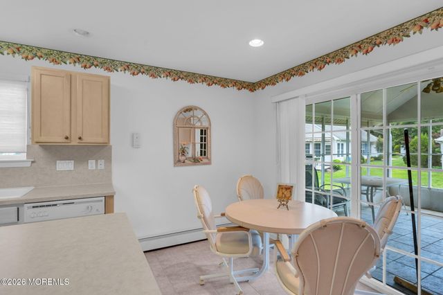 5 Round Valley Lane, Lakewood, NJ 08701