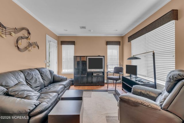 5 Round Valley Lane, Lakewood, NJ 08701