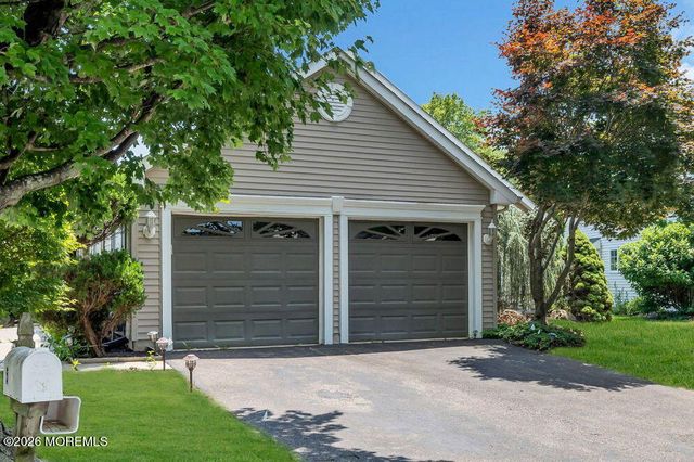 5 Round Valley Lane, Lakewood, NJ 08701
