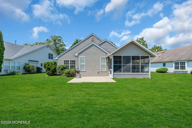 5 Round Valley Lane, Lakewood, NJ 08701