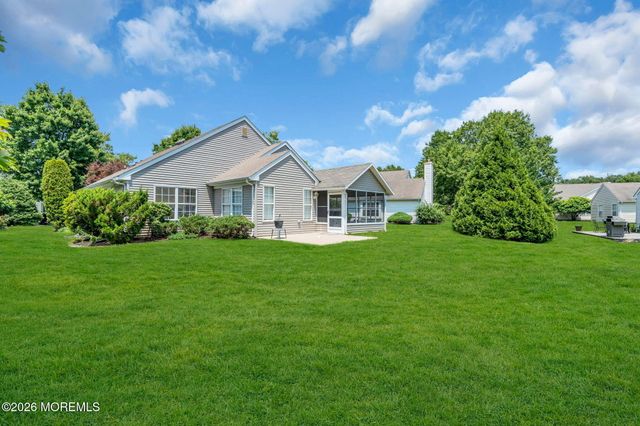 5 Round Valley Lane, Lakewood, NJ 08701