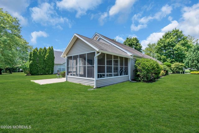 5 Round Valley Lane, Lakewood, NJ 08701