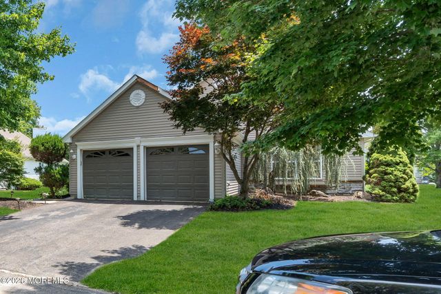5 Round Valley Lane, Lakewood, NJ 08701
