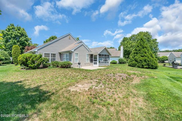 5 Round Valley Lane, Lakewood, NJ 08701