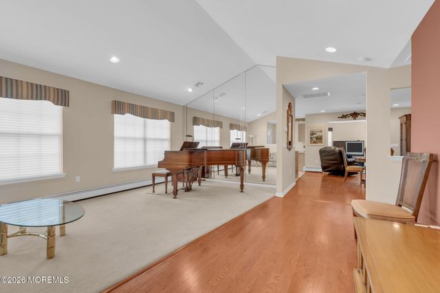 5 Round Valley Lane, Lakewood, NJ 08701