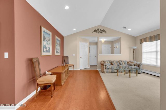 5 Round Valley Lane, Lakewood, NJ 08701