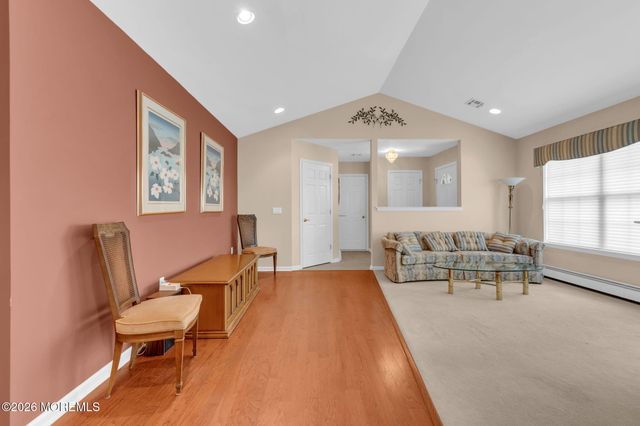 5 Round Valley Lane, Lakewood, NJ 08701