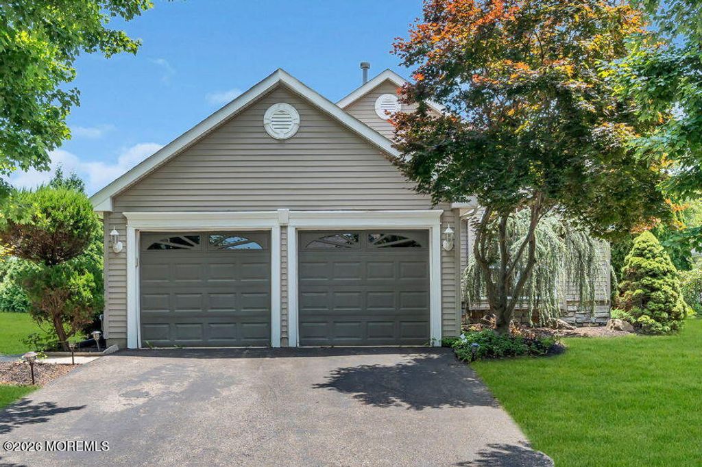 5 Round Valley Lane, Lakewood, NJ 08701