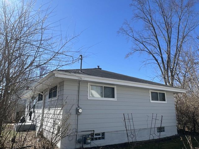 6827 N 44th STREET, Milwaukee, WI 53223