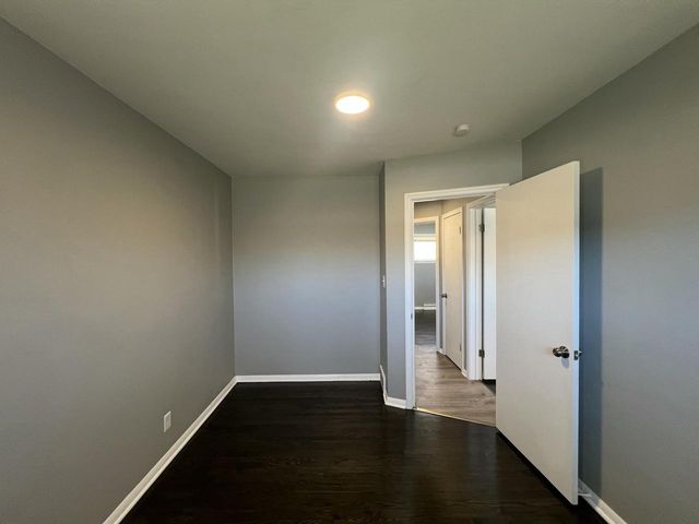 6827 N 44th STREET, Milwaukee, WI 53223