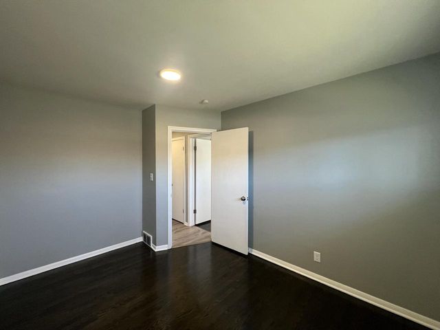 6827 N 44th STREET, Milwaukee, WI 53223