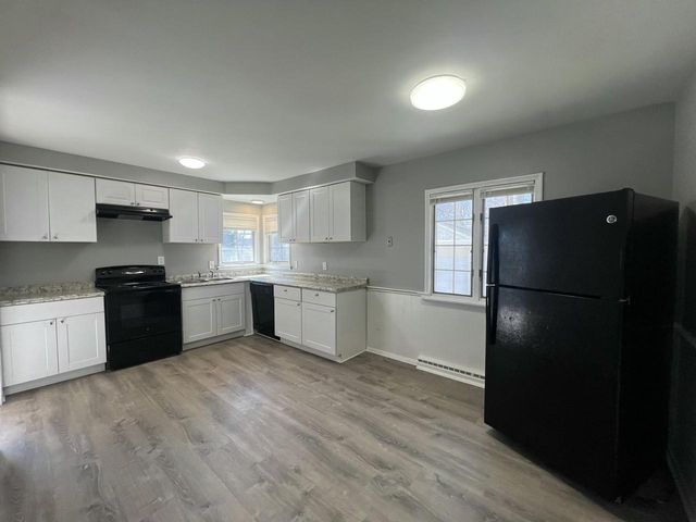 6827 N 44th STREET, Milwaukee, WI 53223