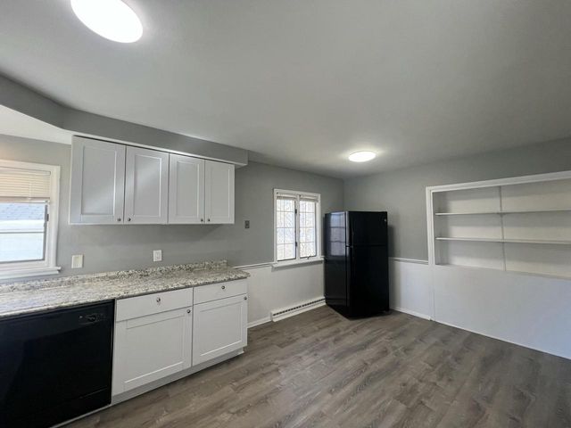 6827 N 44th STREET, Milwaukee, WI 53223