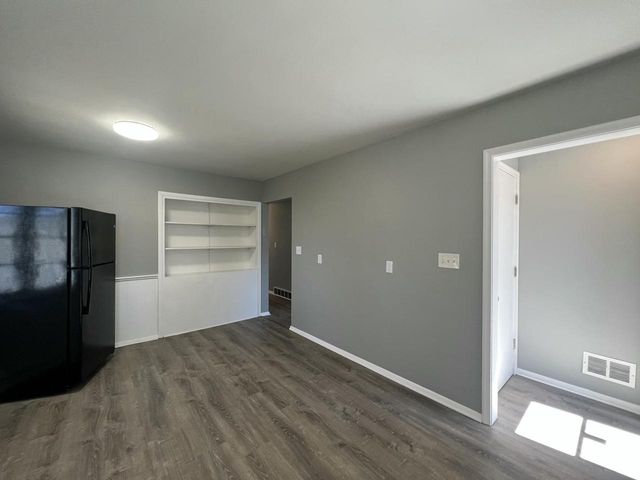 6827 N 44th STREET, Milwaukee, WI 53223