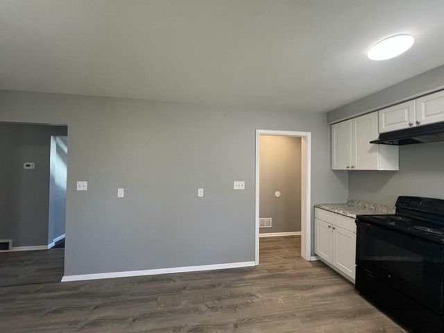 6827 N 44th STREET, Milwaukee, WI 53223