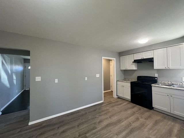 6827 N 44th STREET, Milwaukee, WI 53223