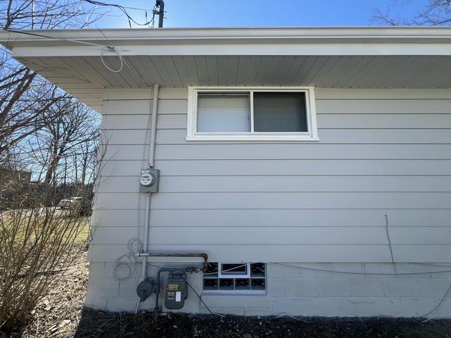 6827 N 44th STREET, Milwaukee, WI 53223