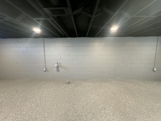 6827 N 44th STREET, Milwaukee, WI 53223