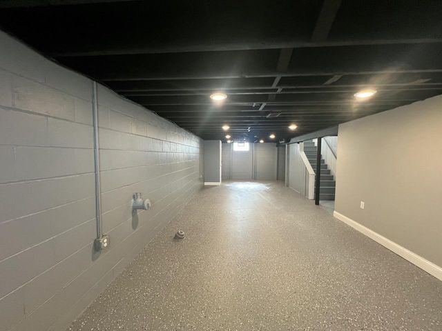 6827 N 44th STREET, Milwaukee, WI 53223