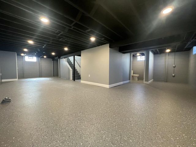 6827 N 44th STREET, Milwaukee, WI 53223