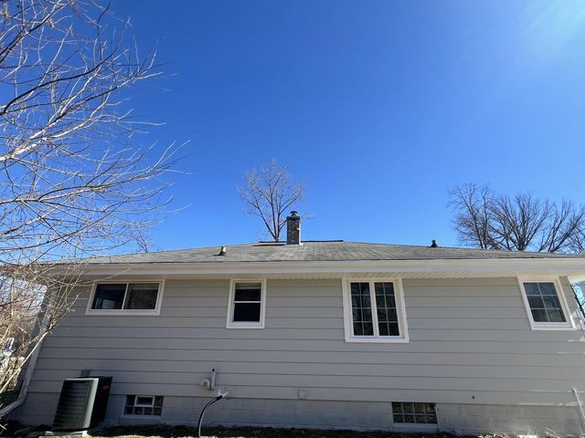 6827 N 44th STREET, Milwaukee, WI 53223